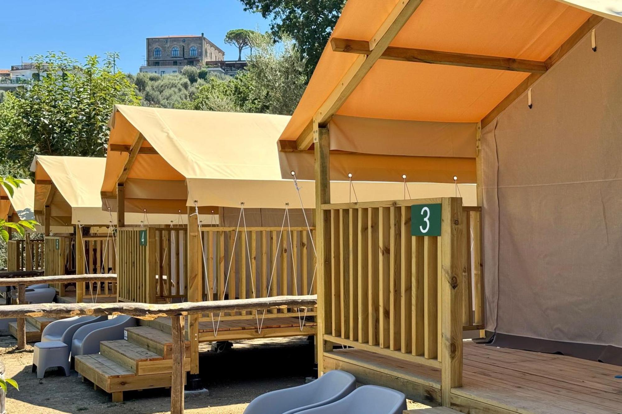 Hostel & Glamping Santa Fortunata Sorrento Eksteriør bilde