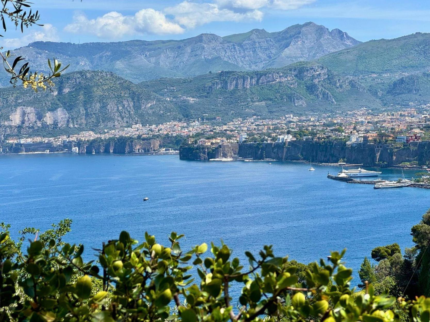 Hostel & Glamping Santa Fortunata Sorrento Eksteriør bilde