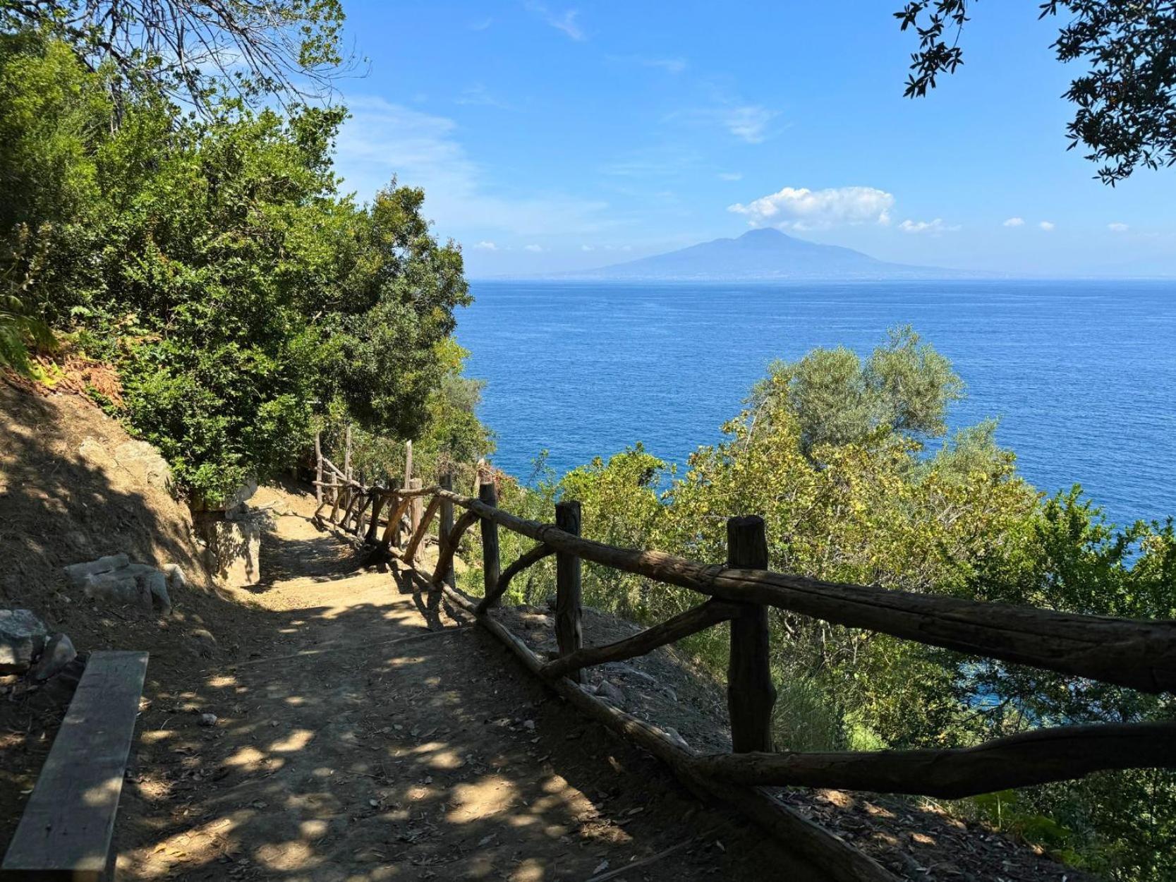 Hostel & Glamping Santa Fortunata Sorrento Eksteriør bilde