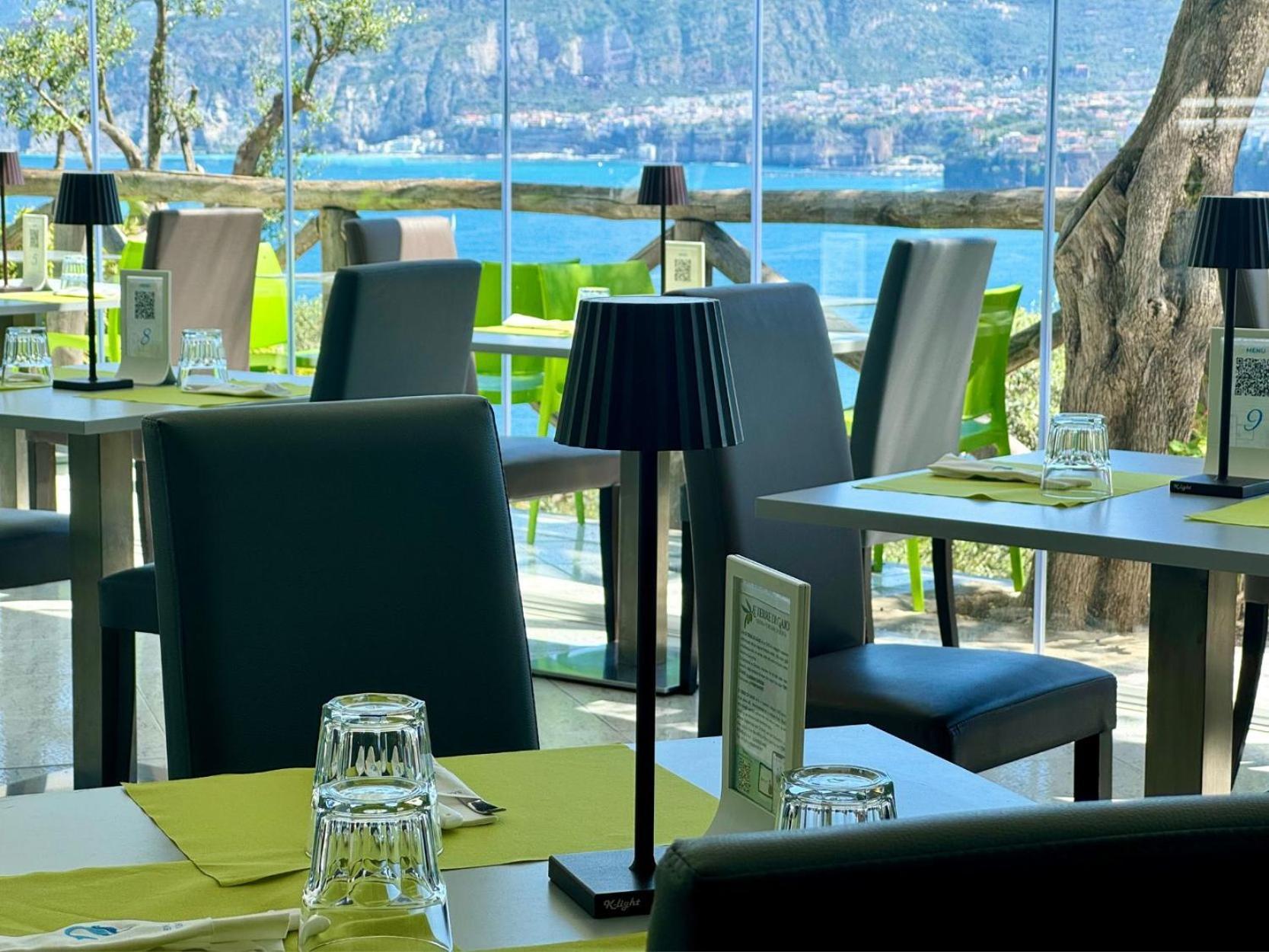 Hostel & Glamping Santa Fortunata Sorrento Eksteriør bilde